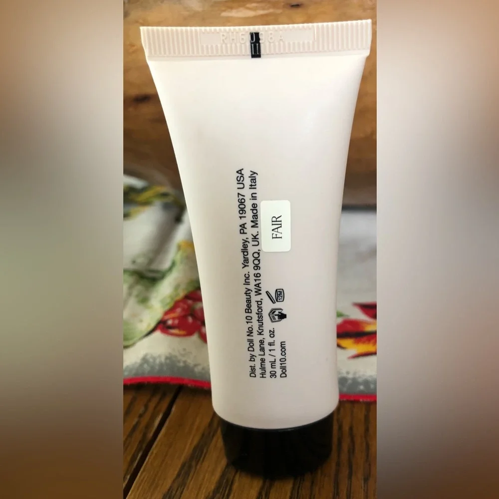 NEW DOLL 10 HydraGel Foundation 1 Oz - Fair No Box.